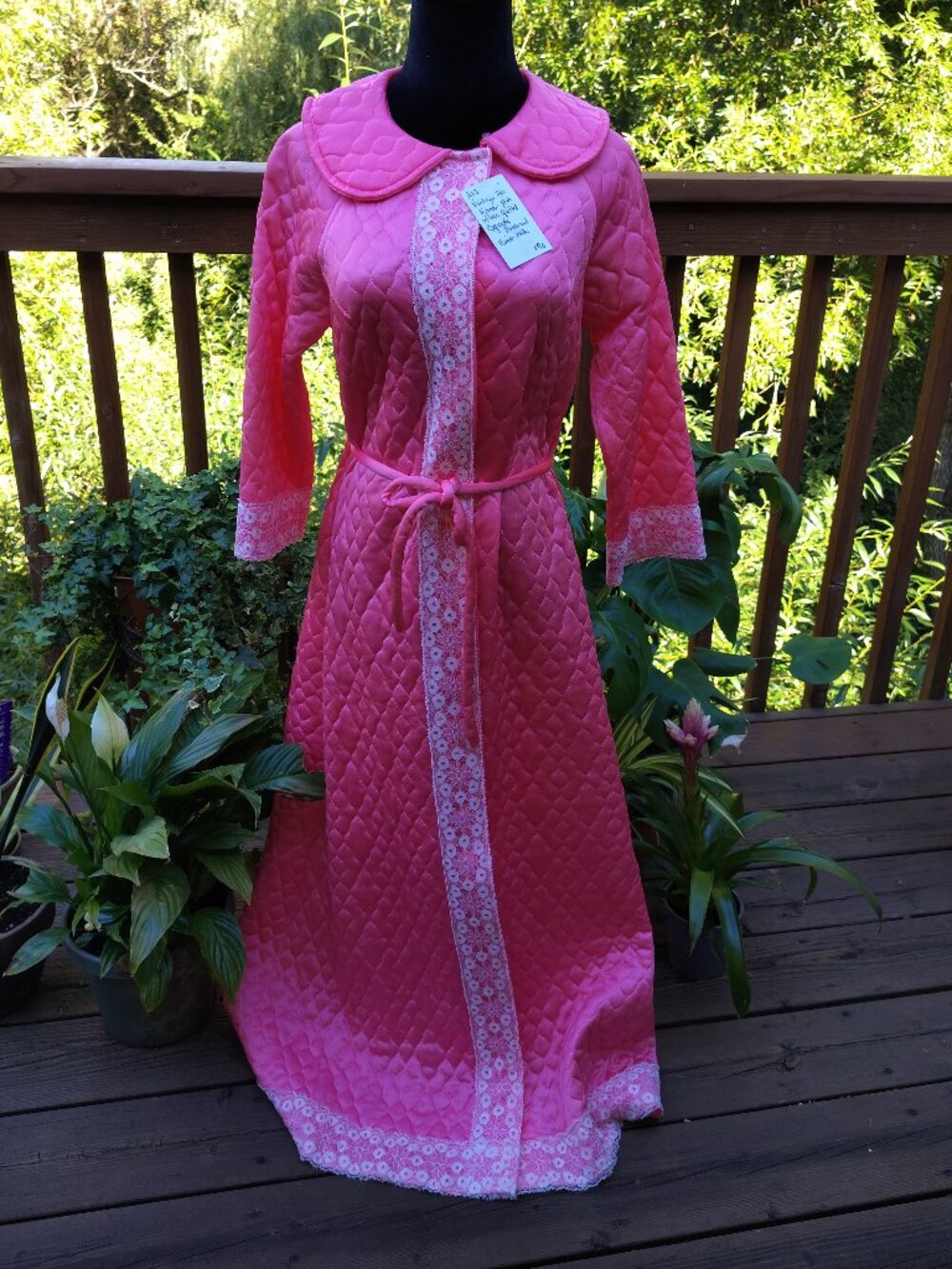 Vintage 70's Komar Pink Quilted Robe union made size 14-16 (item A17)